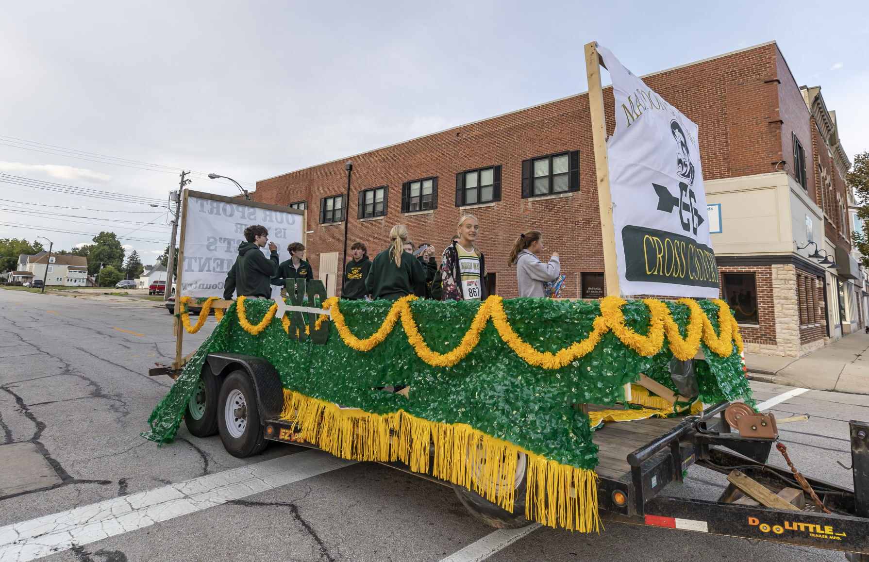 Mattoon homecoming parade 72 092221.JPG
